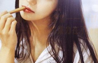 GIRLT果团网 – 精选图集——little贝壳喵的网袜，一种潜藏的张力在不断撩动视线。