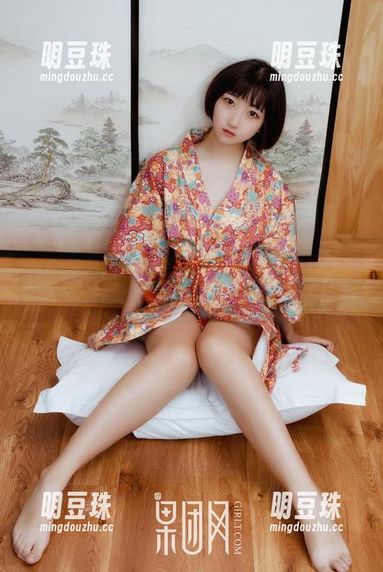 GIRLT果团网-little贝壳喵 GIRLT果团网 - little贝壳喵的灰丝美图,连风都不忍心吹走的细腻!