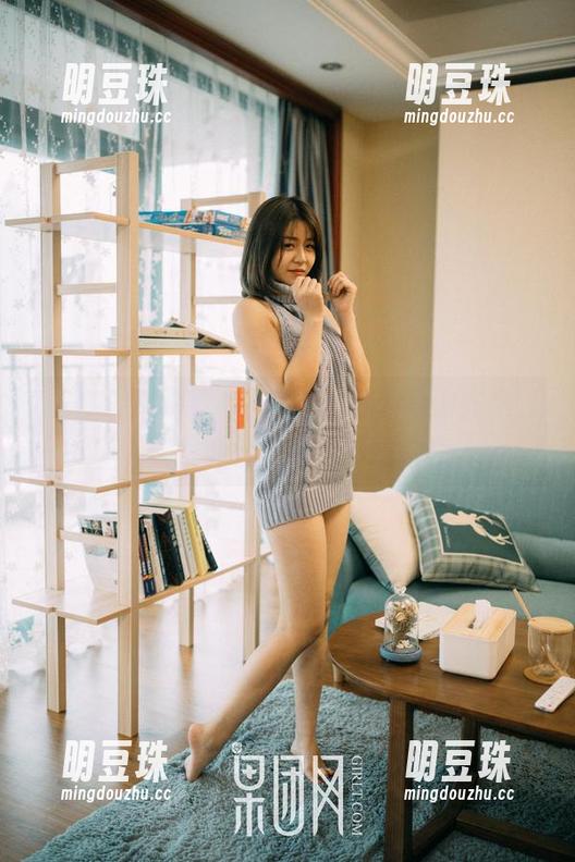 GIRLT果团网 - 可能会分心的高清作品，龚玥菲的办公室最佳摆拍指南。
