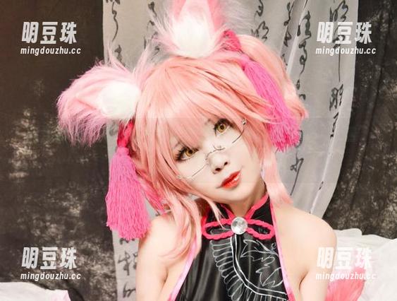 黯淡却闪亮的KaYa萱，黑贞写真在网盘里的“下着”令人莞尔。