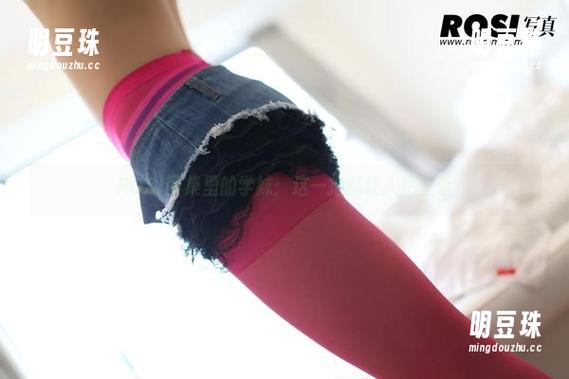 ROSI图集里的学妹：这一拍就让人想上课