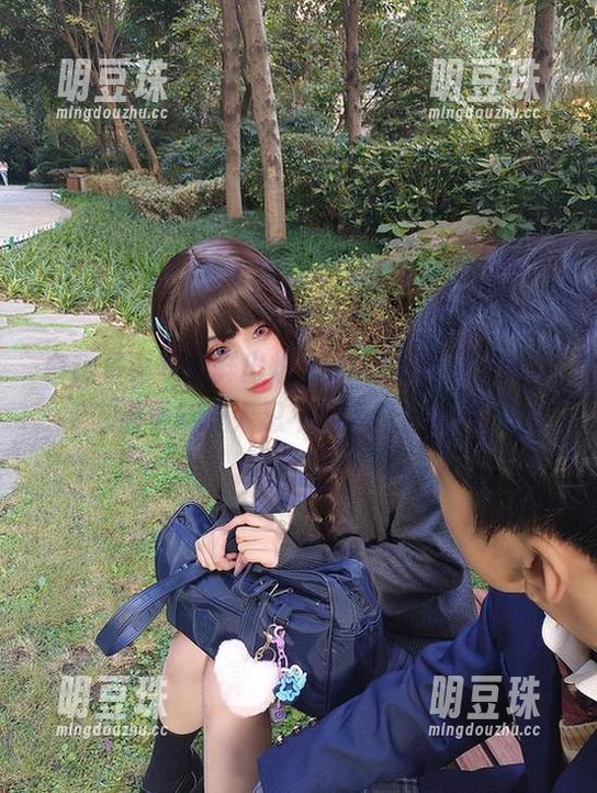 白裙写真集新鲜出炉，Rioko凉凉子的私密更新让人忍不住多看几眼…