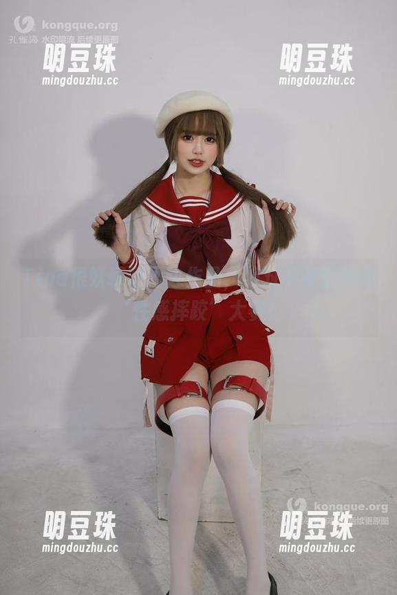 Tina很妖孽呀海边作品，绝对不顾形象的‘性感摔跤’大赛！