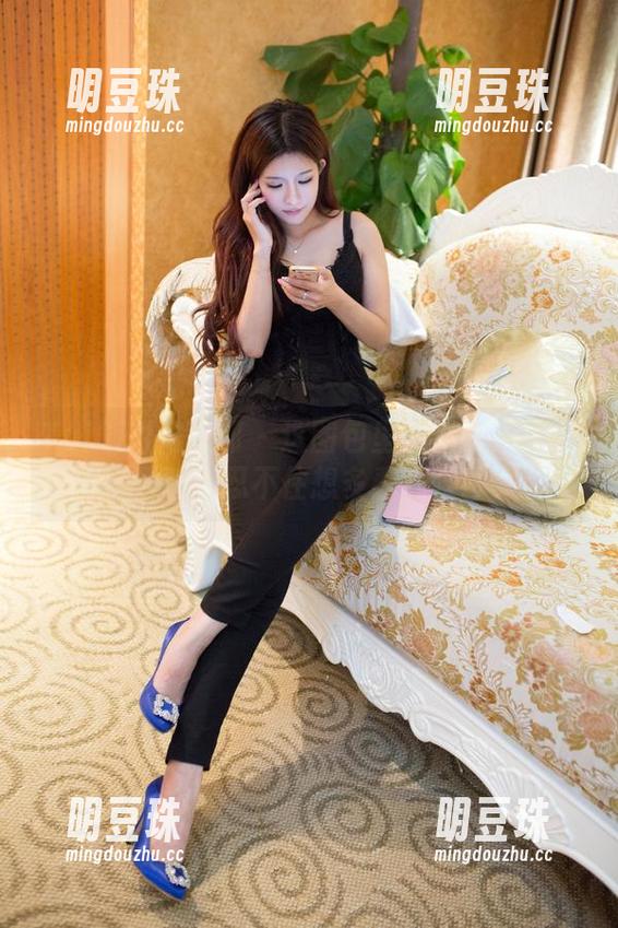 TuiGirl推女郎-冯雨芝 TuiGirl推女郎 - 这图包里的冯雨芝连衣裙让人忍不住想多看几眼!