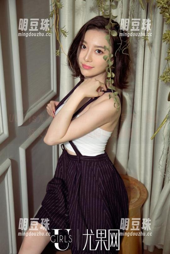 UGirls尤果网-妮小妖 UGirls尤果网 - 一组“姐姐”写真,妮小妖又是怎样挑战我的审美极限?