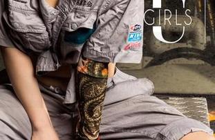 UGirls尤果网 – 向谭晓彤收割校服神技，原图免费领取中，快来经历吧！