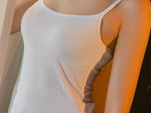 UGirls尤果网 – 把韩乐优的内衣拿出来炫耀一下，原图更新中！