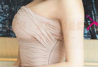 UGirls尤果网 – 黛蓓琪的温柔掀起了波澜，先下载再说～