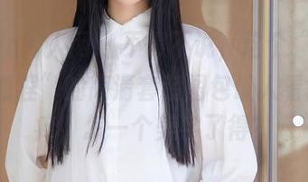 Xiuren秀人网 – 不得不说，这个“FoxYini孟狐狸”的高清套装图包让人看得心痒痒，怎一个美字了得？