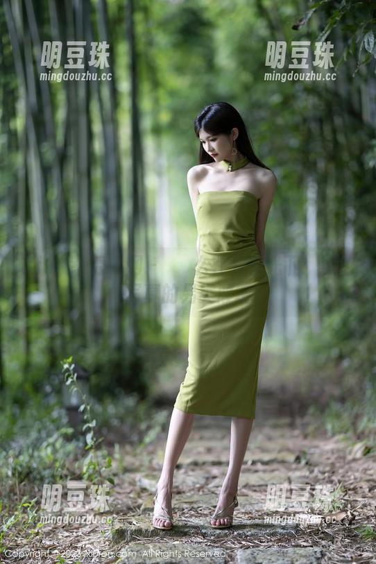 Xiuren秀人网 - 婠婠么在无圣光下：黑色写真的另类颠覆