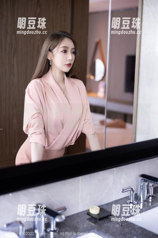 Xiuren秀人网 - 李丽莎穿白衬衫，下载这些美图，谁说好看不能很低调？
