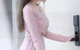 Xiuren秀人网 – 姐姐，你就这样让人着迷吗？林文文yooki写真合集上架。