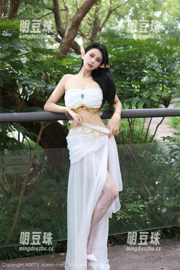 Xiuren秀人网-沈蜜桃miko Xiuren秀人网 - 棉袜控的福音;沈蜜桃miko真会玩,来看看她的美图分享吧!