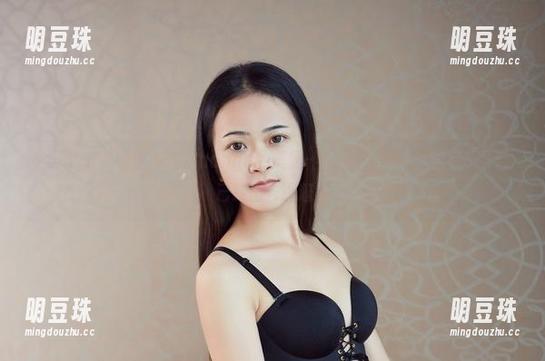 YouWu尤物馆 - 木木hanna的美腿–看完这组写真，腿会不会自己跑出去逛逛？