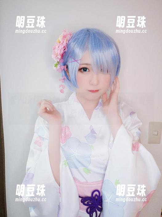 Yuki亭 看Yuki亭的裸足图集,资源里总是藏着些小心思,看得我直咧嘴。