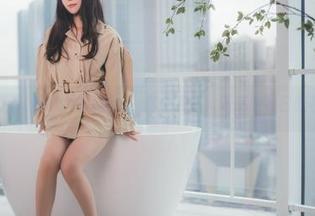 一智智的泳衣图片在线，那个姿态，满满的夏日既视感
