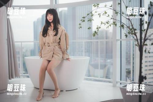 一智智的泳衣图片在线，那个姿态，满满的夏日既视感