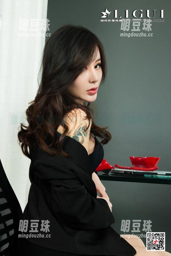 丽柜 - 美辰的腿真让人驻足，在线图片一刷就停不下来。
