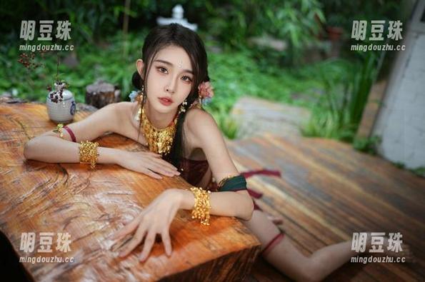 余多多Dudu“特辑皮肤解压”——资源传送中，保证每一寸肌肤都能松一口气！
