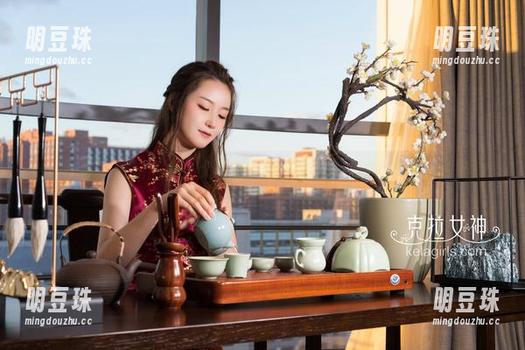 克拉女神 - 熙妍的户外大冒险：图片中的风景真是‘这样’吗？