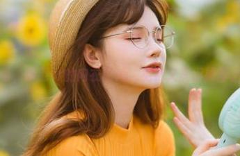 看，前羽rr的内衣图片，免费又美得掉渣。
