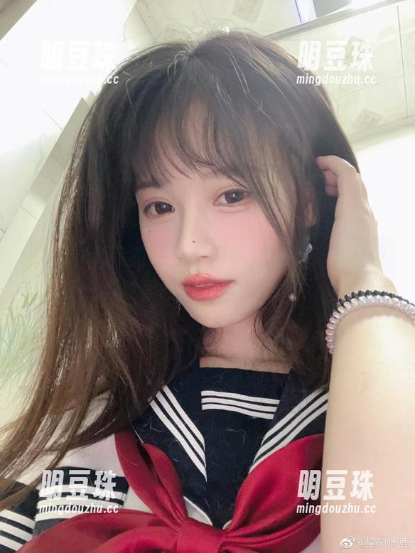 图片中潜藏的千反田鹿子，穿上英梨梨皮衣果然超出我预期！
