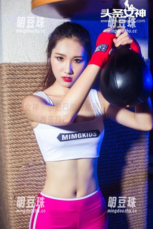 头条女神 - 小热巴的厨娘图包，分享之前我先自己看了好几遍！