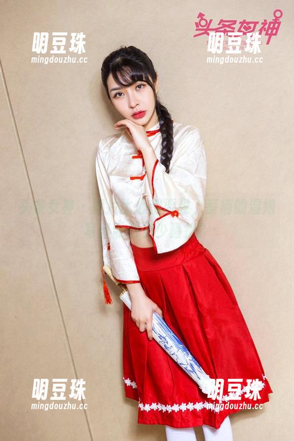 头条女神-蔡楠 头条女神 - 图片比心都要强,蔡楠的湿娘写真收到多少骚扰?