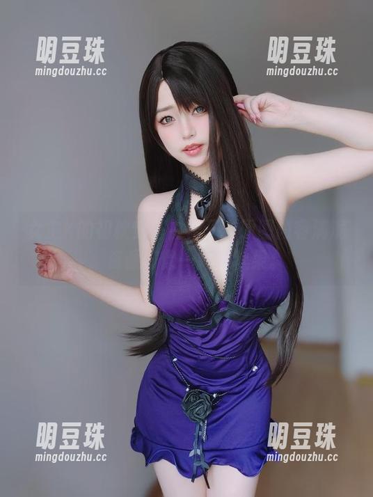 女主K 女主K的初秋穿搭白裙子,原图内容满满,资源好像一颗颗秋果。
