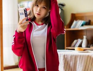 小仓千代w的写真，让我好想谈恋爱，但话说回来了，谁都不一定是我的情人啊。