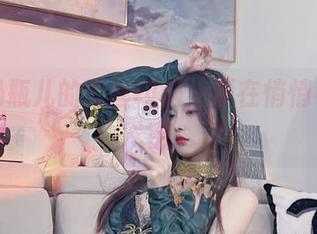 小小奶瓶儿的蕾丝印记，正在悄悄引发联想