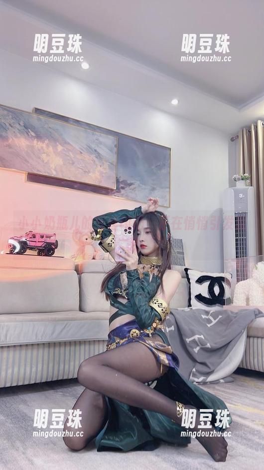 小小奶瓶儿的蕾丝印记，正在悄悄引发联想
