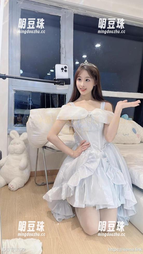 微密圈 - 小萌子黑色性感作品，帮你打破无聊的边界