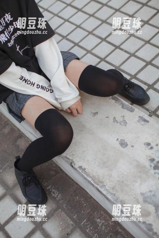 少女秩序-乐栀 少女秩序 - 乐栀的皮衣大作战,每一件都是紧身与无耻的羞愧结合!