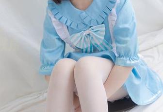 少女秩序 – 小满的私拍，仿佛把海浪的味道装进了比基尼