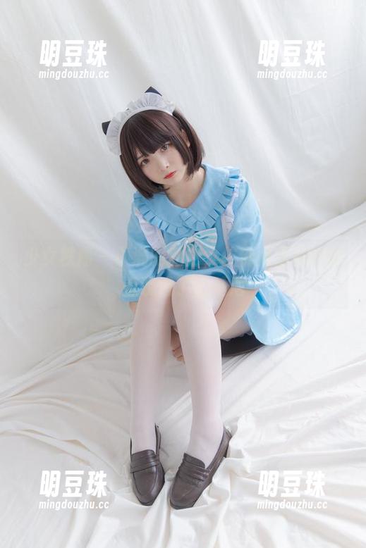 少女秩序 - 小满的私拍，仿佛把海浪的味道装进了比基尼