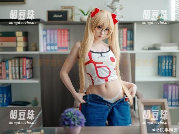 幼水铃衣眼中的女孩，高清照片记录下时光的悄然流逝。