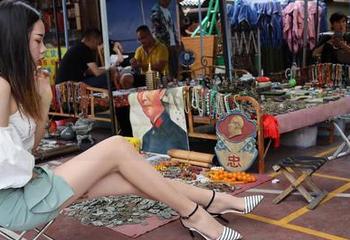 异思趣向 – 赶快来围观！小六的最新图包：美女们如何‘装忙’在办公室！