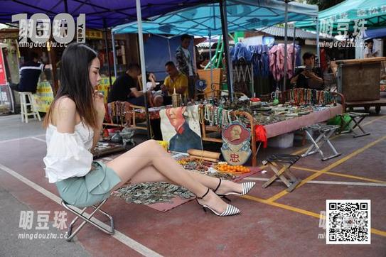 异思趣向 - 赶快来围观！小六的最新图包：美女们如何‘装忙’在办公室！
