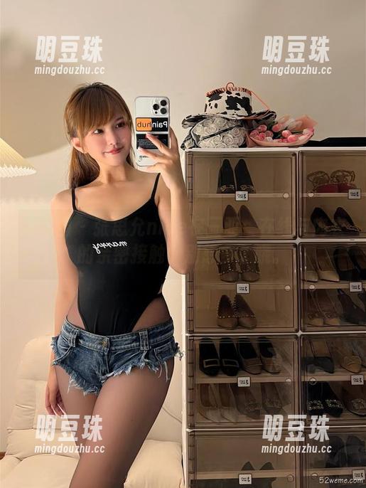 张思允nice 微密圈 - 张思允nice在三亚:在线与内衣的亲密接触,别想多了哦。