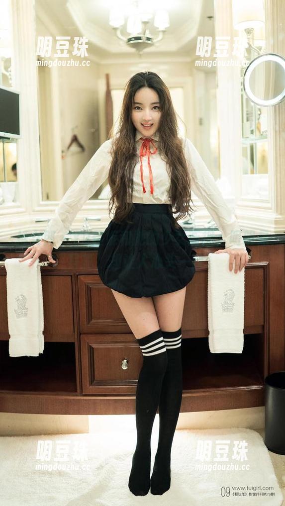 推女郎-Yu佳妮 推女郎 - Yu佳妮和她的少女画报,明明是写真,却让人心头一颤。