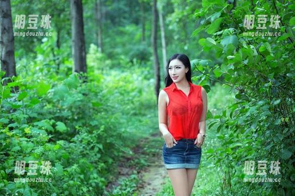 推女郎 - 瞅一眼李丽莎双马尾图包，你就会问：“她到底几岁？”（保持神秘感）