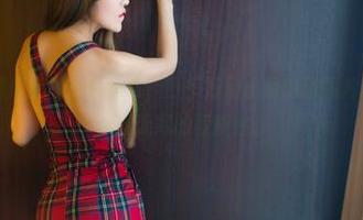 推女郎 – 郑瑞熙的最新美足，可千万别小看这张图片，隐隐透出一丝无尽的可能性。