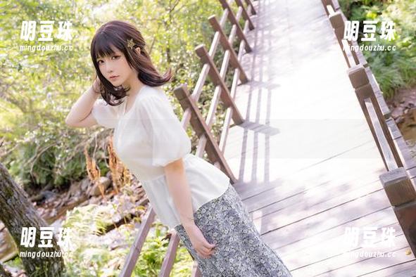 星之迟迟诚意满满的修女cos，打破想象的分享时刻