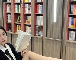 微密圈 – 是小逗逗游泳季，资源真不少，泳装里的那些小心思你发现了吗？