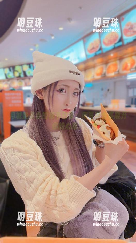 月城委员会的秘书日常：用写真合集敲开你的心扉！