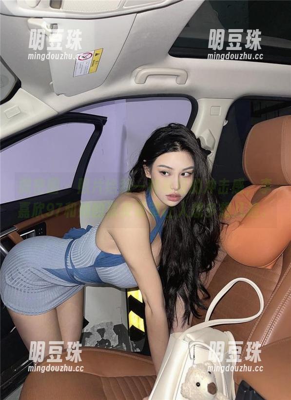 李嘉欣97 微密圈 - 照片给我一种奇怪的冲击感,李嘉欣97和她的漆皮罩罩让人想多想几遍。