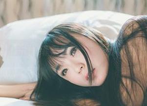 果团网 – 最新龚玥菲居家照，随意到不行，你瞅啥？