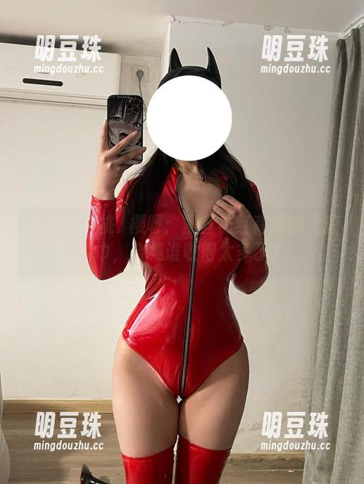 微密圈 - 桃沢樱呀：黑丝袜红高跟的资源围巾，合集谁收得太多了？