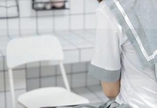 梦丝女神 – 最新美图，乔儿的修女造型，总觉得哪里不太对劲，却想多看几遍。